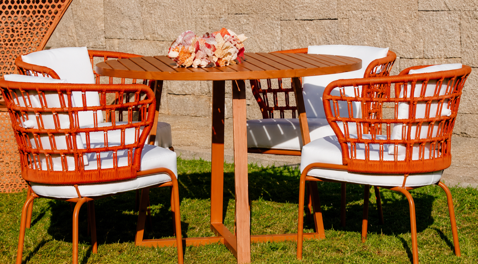 Crema  Table